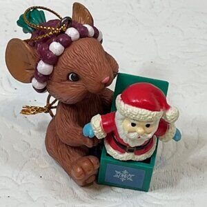 VTG 1993 Luster Fame Mouse with Santa in Box Christmas Tree Ornament 2"x2"